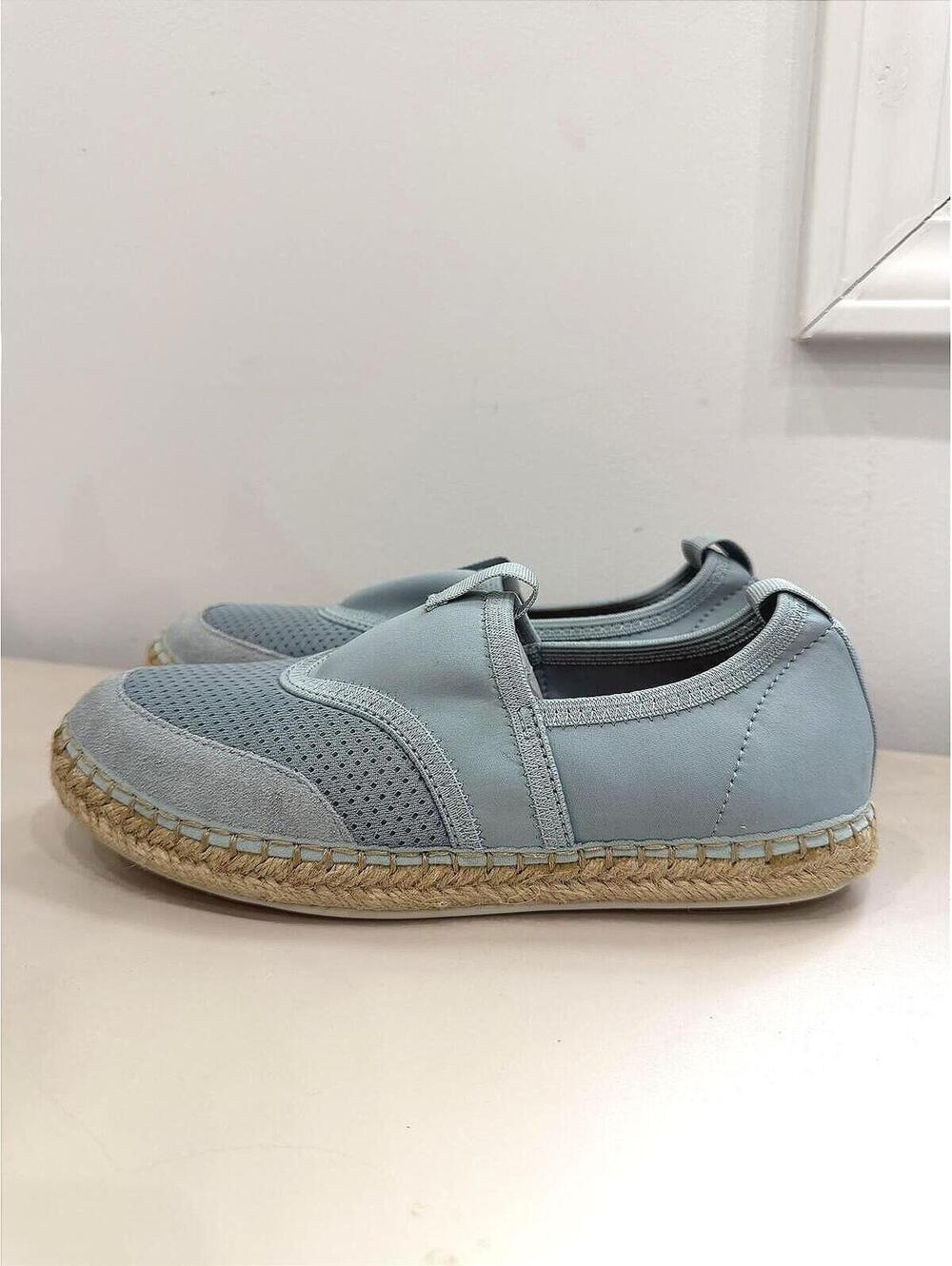 Gentle Souls Lizzy Sporty Pale Blue Slip-On Shoes Size 5